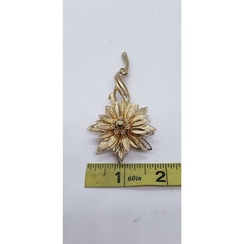 Vintage Coro Brooch Long Stem Flower 3D Gold Toned Daisy cutout Leaves Signed - Picture 9 of 11